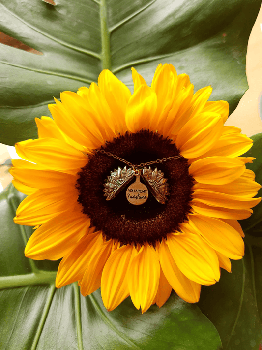 🌞"You Are My Sunshine" Sunflower Necklace🌻 (Double-sided engraving)